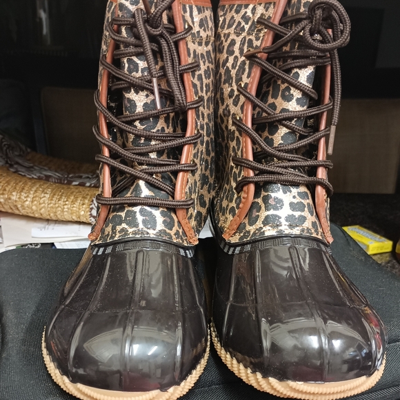Boots - Picture 2 of 4